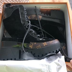 Louis Vuitton Laureate Desert Boot